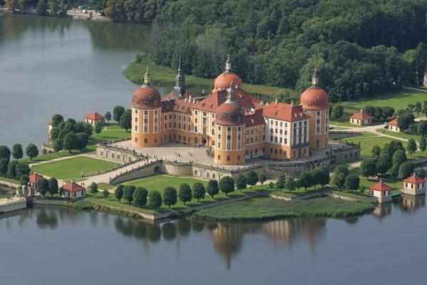 Замок Морицбург фото
