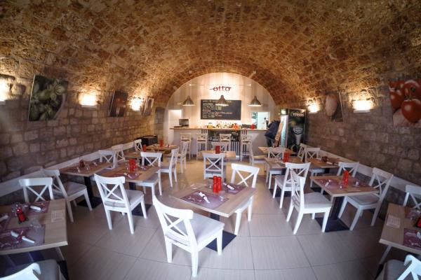 Otto Taverna фото