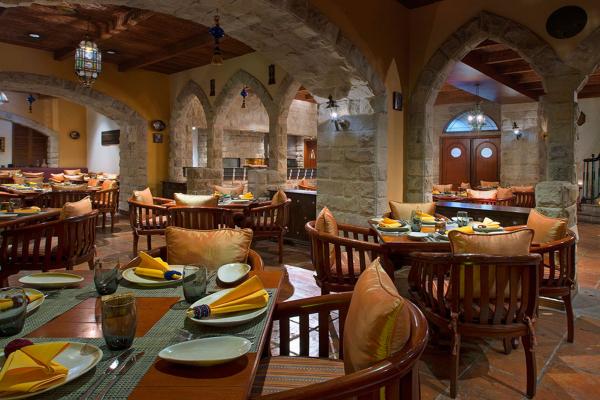 Al Nafoura Lebanese Restaurant фото