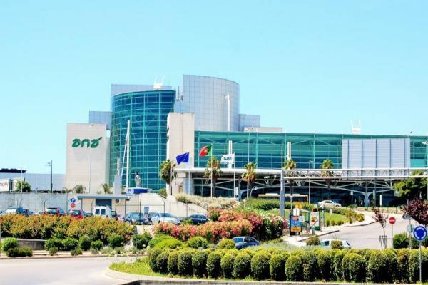 Аэропорт Лиссабона Портела фото