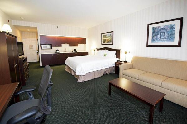 Отель Hampton Inn by Hilton Ottawa фото