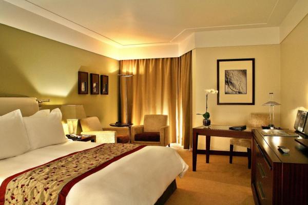 Crowne Plaza Porto фото
