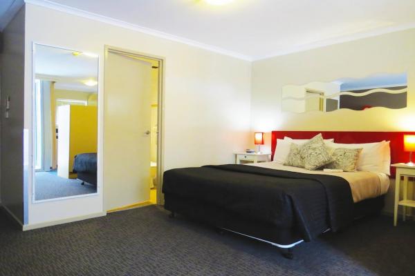 Waldorf South Sydney Serviced Apartments фото