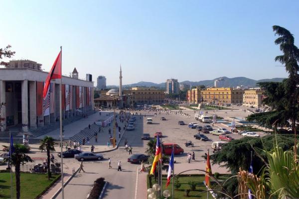Тирана фото