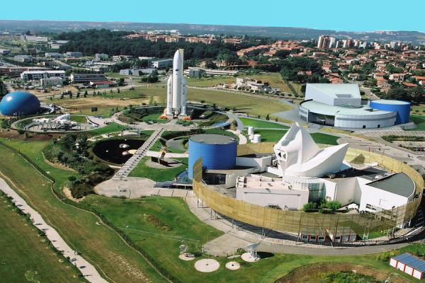 Космический город фото