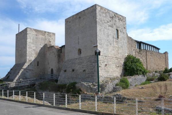 Крепость Сан-Микеле фото