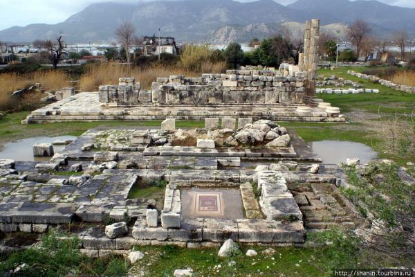 Руины храма Артемиды фото