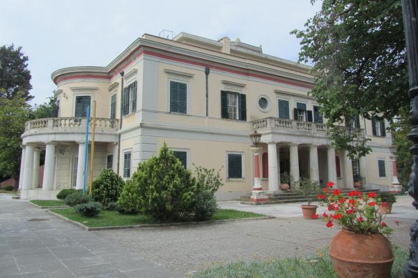 Королевский дворец фото