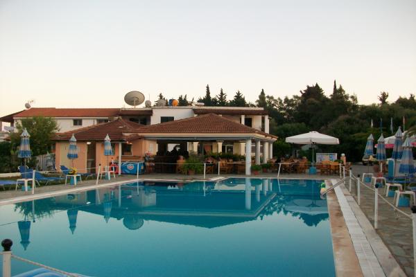 Hotel Yannis Corfu фото