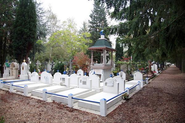 Кладбище Сент-Женьев-де-Буа фото