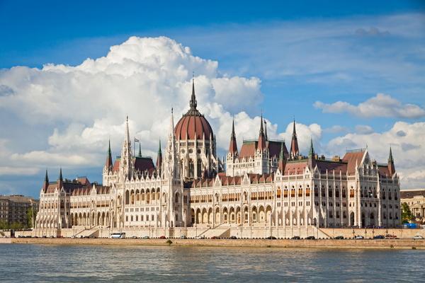 Парламент в Будапешете фото