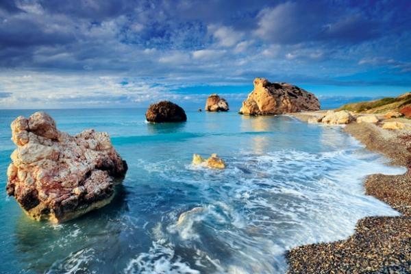 Скала Афродиты и пляж на Пафосе