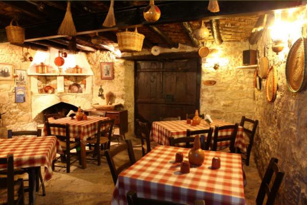 Meze Taverna Restaurant фото