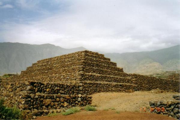 Пирамиды Гуимар фото