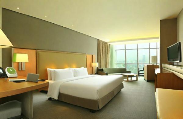 Holiday Inn Jakarta Kemayoran фото