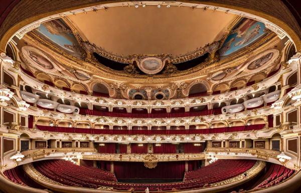 Оперный театр фото