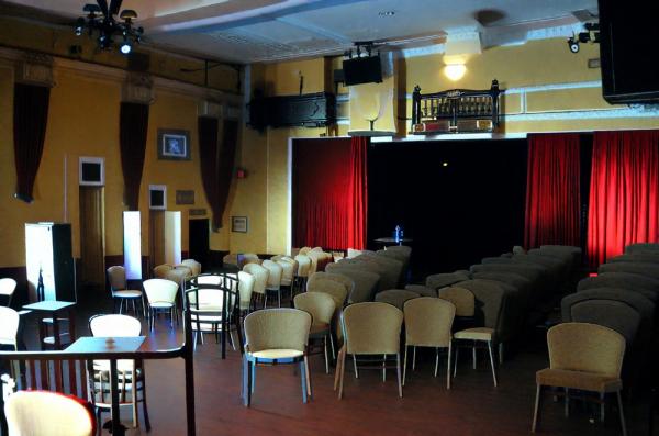 Godot Café-Teatru фото